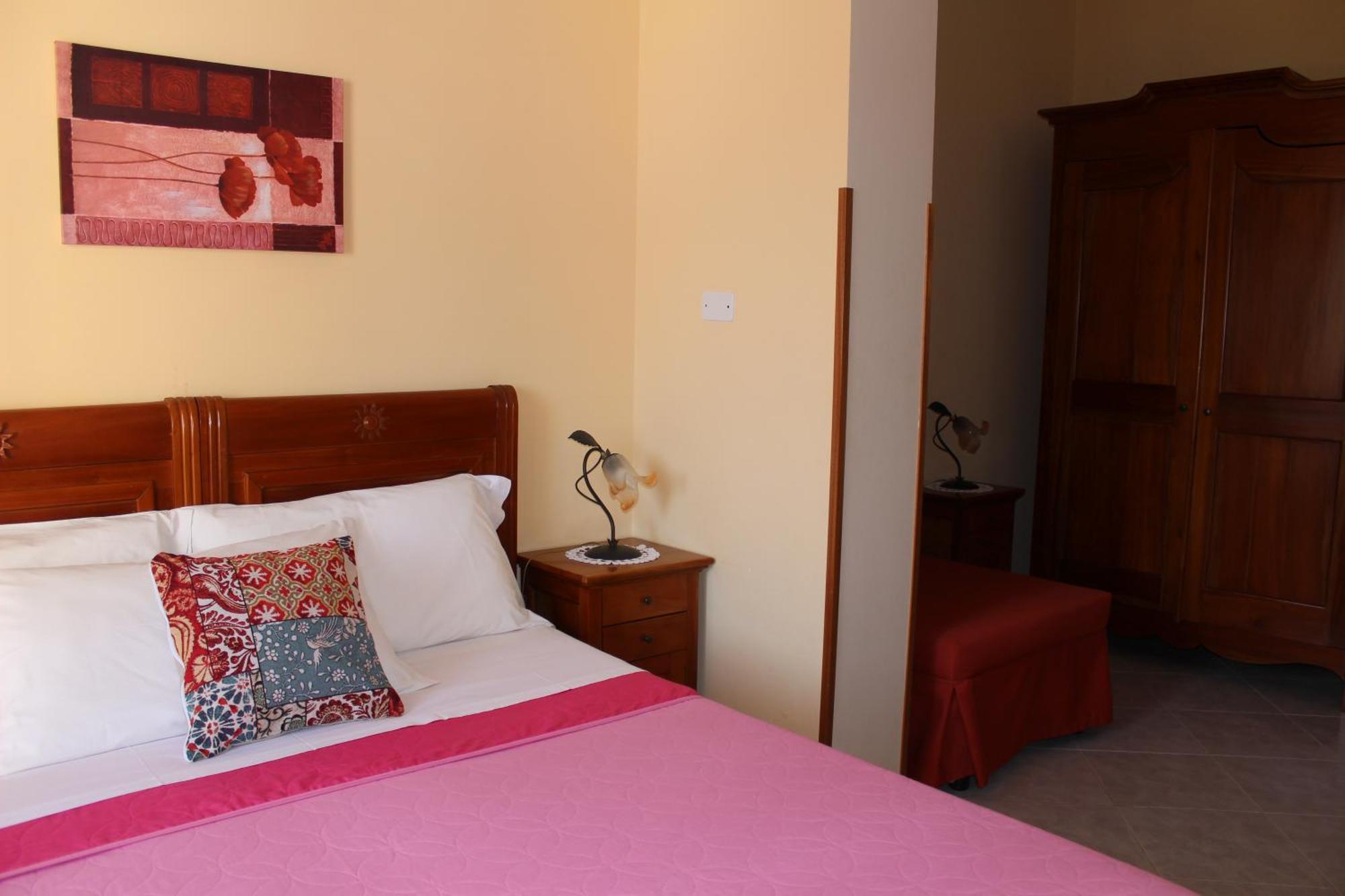 Raggio Di Sole Bed & Breakfast Macari Bagian luar foto