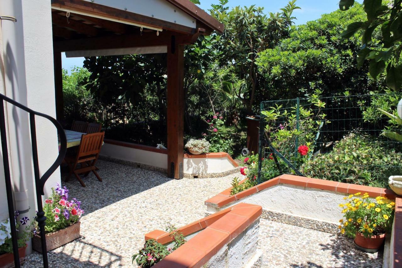 Raggio Di Sole Bed & Breakfast Macari Bagian luar foto