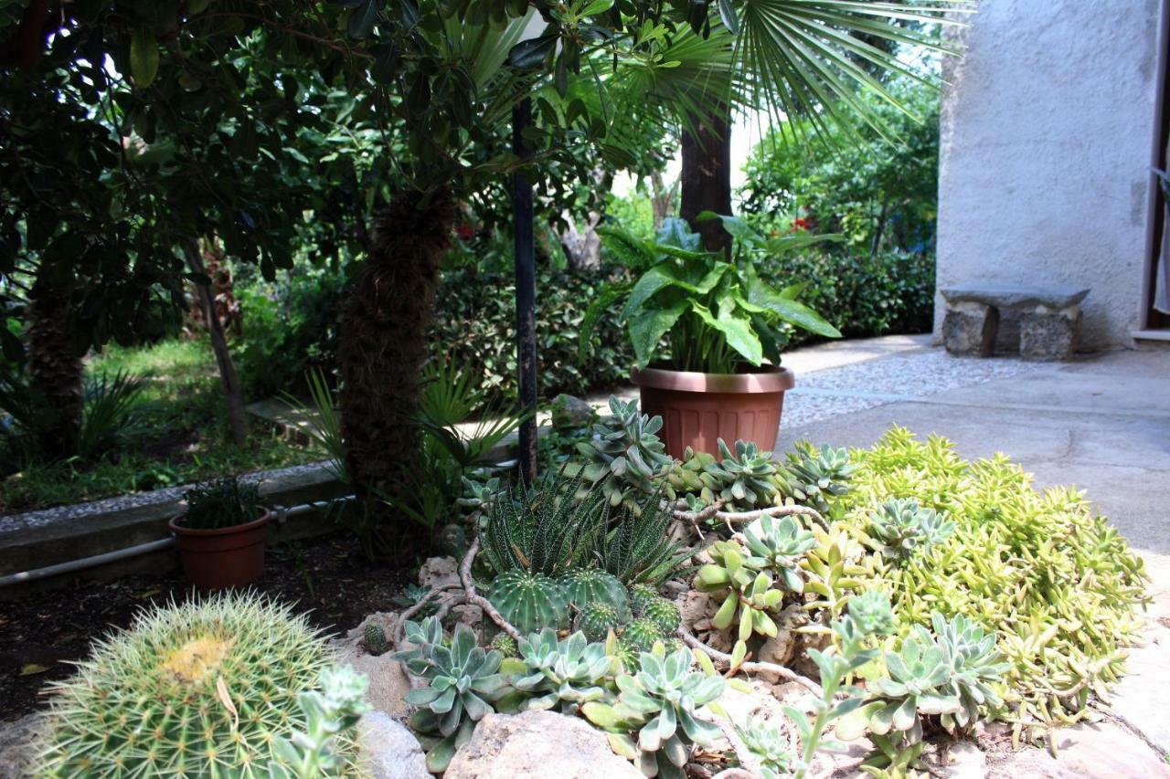 Raggio Di Sole Bed & Breakfast Macari Bagian luar foto