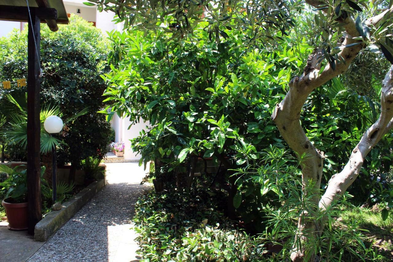 Raggio Di Sole Bed & Breakfast Macari Bagian luar foto